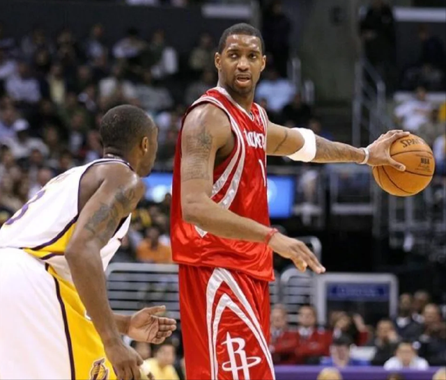 被魔术队选, 建立了令人